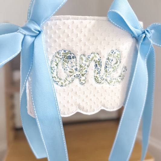 Scalloped Heirloom Single Banner
